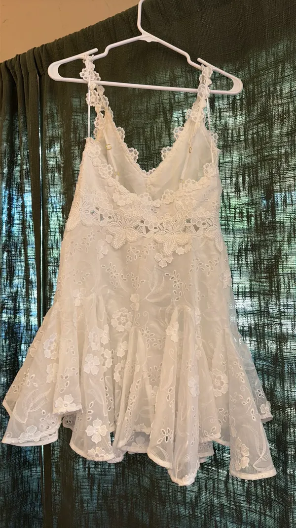 Elliatt Dress White Midi - Image 2