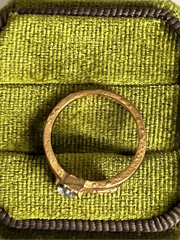 Arrow Ring with Diamond Accent Stainless Steel Golden Ring Size 6 NWT - Image 3
