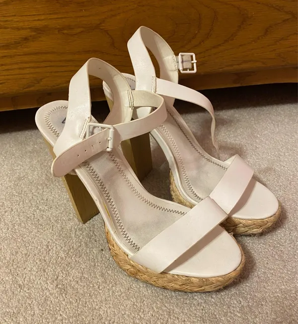 Venus white heels  - Image 2