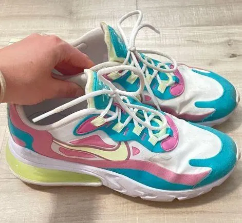 Nike React 270 Shoes - Image 2