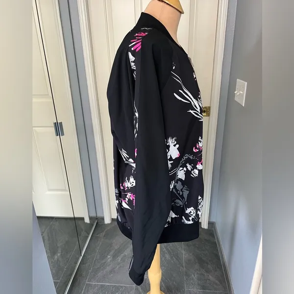 Fabletics Bev Bomber Jacket Size XXL Floral Print Black Zip Up‎ Athleisure Sport - Image 5