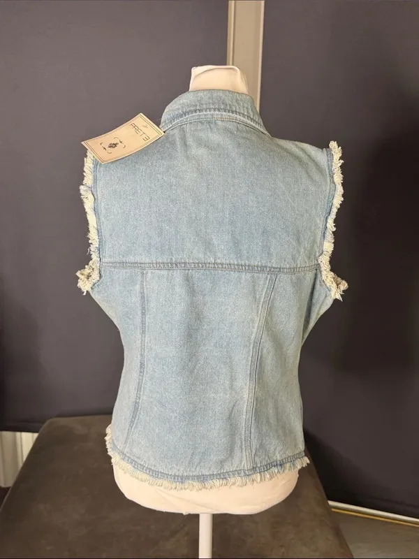 Women’s Vintage Sleeveless Light Wash Denim Vest with Frayed Edges Size M NOS - Image 5