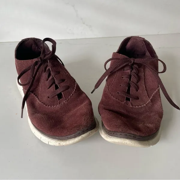Vionic Taylor sneaker in burgundy leather suede 7.5 - Image 4