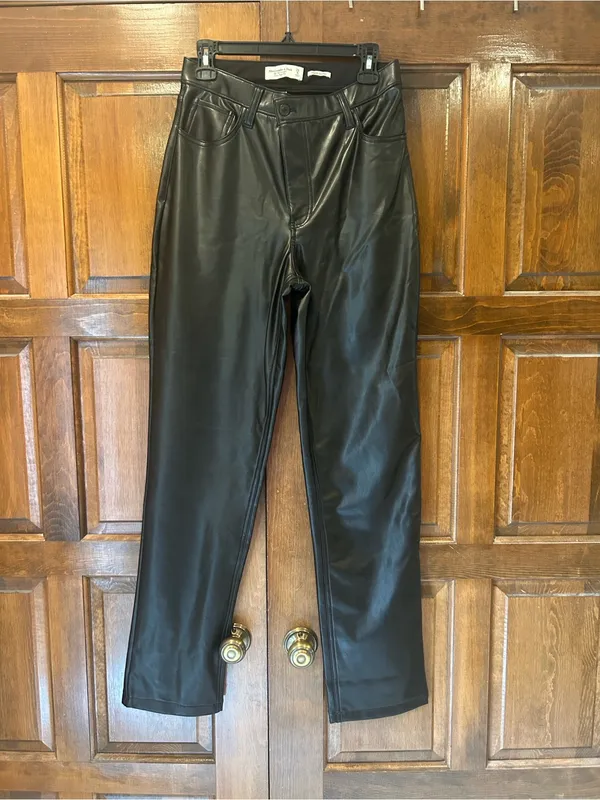 Abercrombie Curve Love 90s Straight Faux Leather Pants 28 6L Ultra High‎ Rise - Image 2
