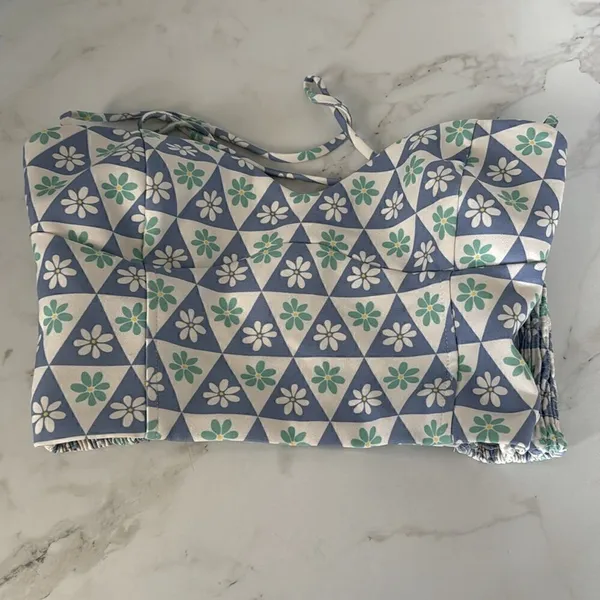 Zara blue & white daisy top EUC - Image 2