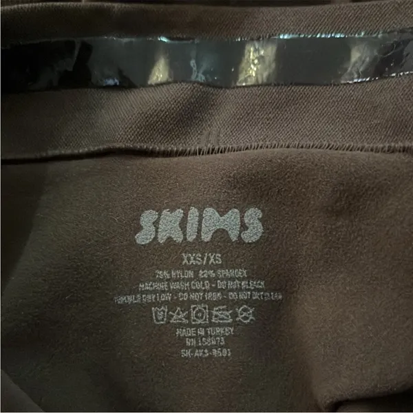 Skims Seamless Sculpt High Waisted Above The Knee Short Cocoa XXS - Image 5