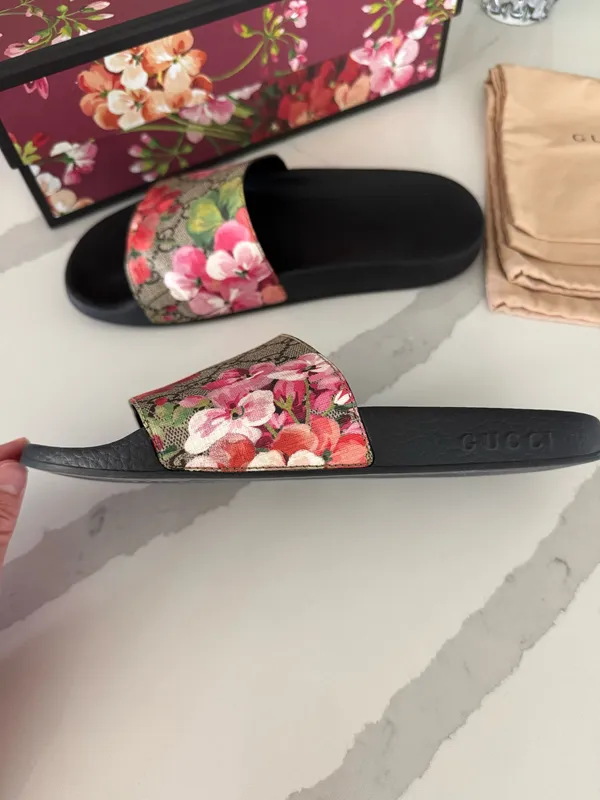 Gucci Pool Slides - Image 3