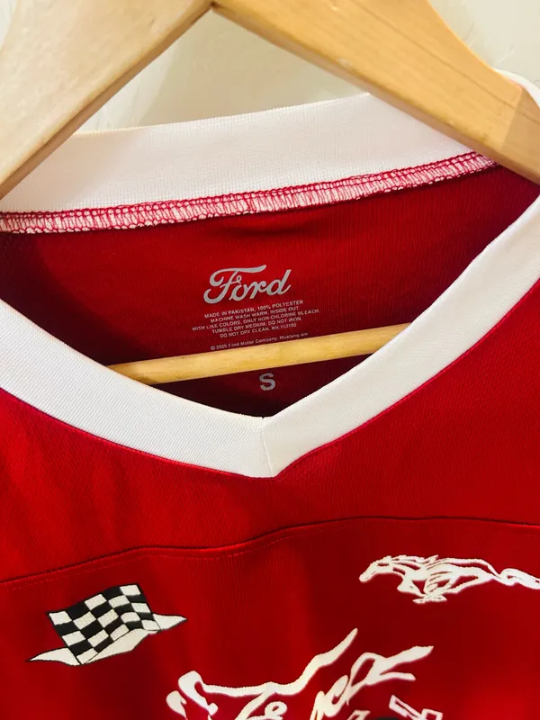 Ford Mustang crop top red - Image 3