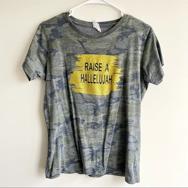 Raise a hallelujah camouflage shirt size medium fits like a small - Image 2