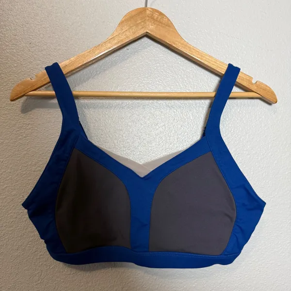 Fabletics Blue Grey Sports Bra Medium Support‎ Activewear Athletic Tank Top - Image 5