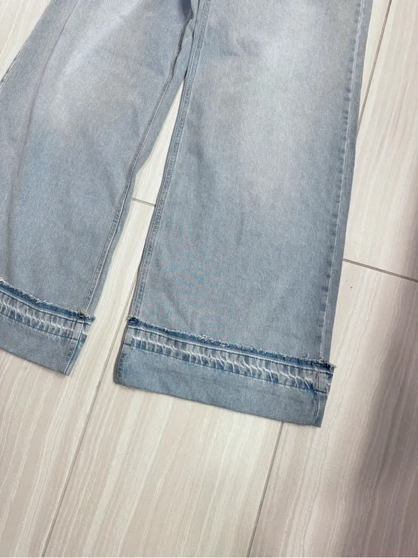 Reserved Wide‑Leg Jeans with Rolled‑Up Hem - Image 6