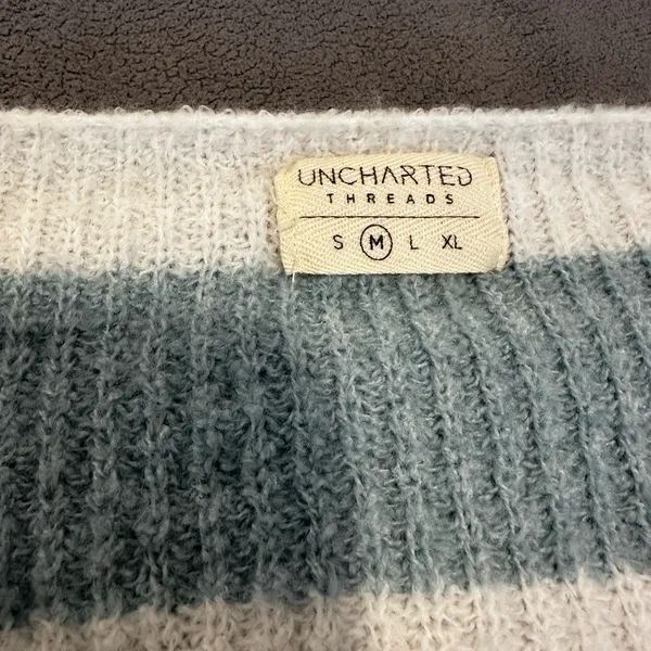 Uncharted Threads Sz: M Cropped Dusty Blue White Striped Vneck Pullover Sweater. - Image 6