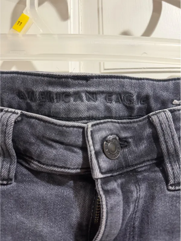 American Eagle Super Stretch Black Jeans with Raw Hem size 10 - Image 3