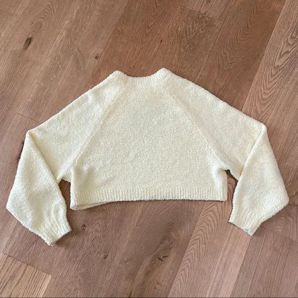 Nia - Cropped Raglan Knit Sweater in Lemon - Image 2