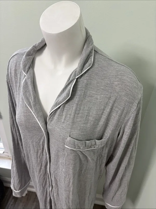 Quince Gray Bamboo Jersey Pajama Sleep Shirt with White Trim Size Medium - Image 6