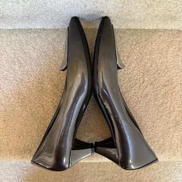 Anne Klein Patent‎ Leather Pointed Toe Shoes Heels Gun Metal Silver Size 8 - Image 5