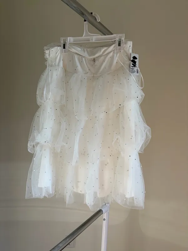 Boutique White Pearl Strapless Dress - Image 3