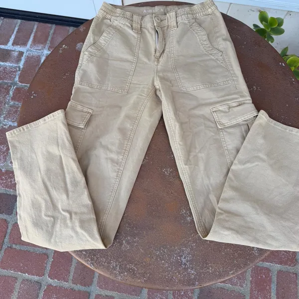 American Eagle cargo pants tan high-rise, straight-leg style sz 2 - Image 4