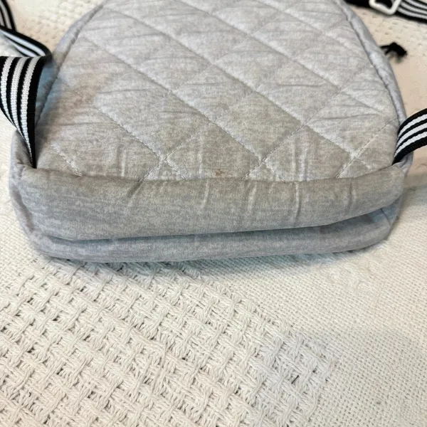 adult unisex small Adidas casual backpack BT 2987 - Image 3