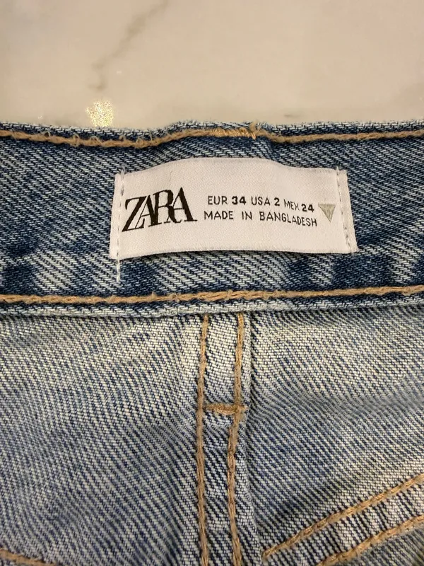 ZARA Ripped Mid-Rise Jean Shorts - Image 3