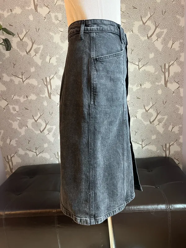 Black Denim Skirt Old Navy - Image 3
