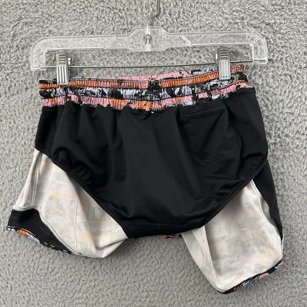 Lululemon Hotty Hot Shorts‎ Low Rise 4" Inversion Multi Black Athletic Women's 4 - Image 5