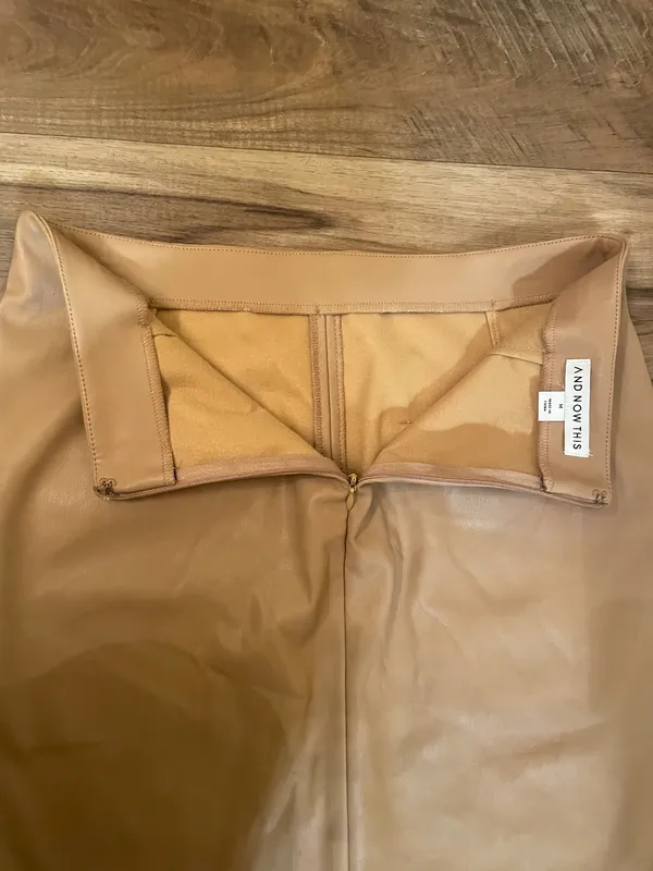 AND NOW THIS - Trendy Brown Vegan Leather Cargo Mini Skirt Size Medium - Image 8
