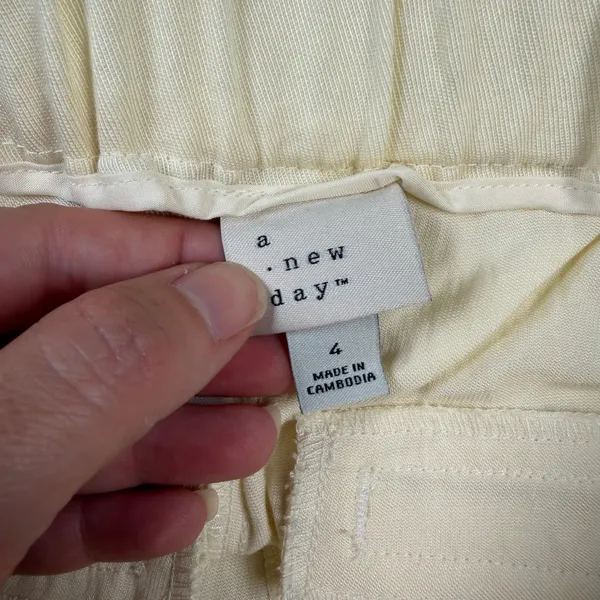 A New Day Pants Women's Size 4 Cream Wide Leg Elastic Waist in Back NWT - Image 2