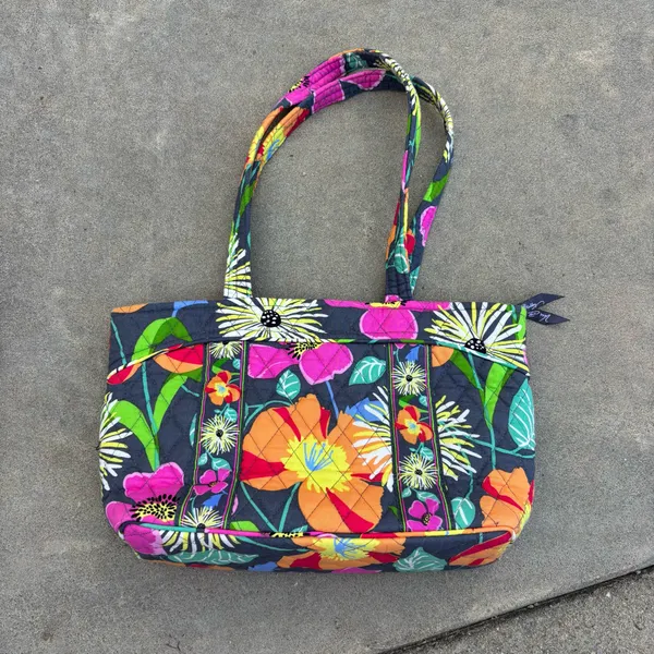 Vera Bradley Mandy Tote in the retired Jazzy Blooms - Image 4