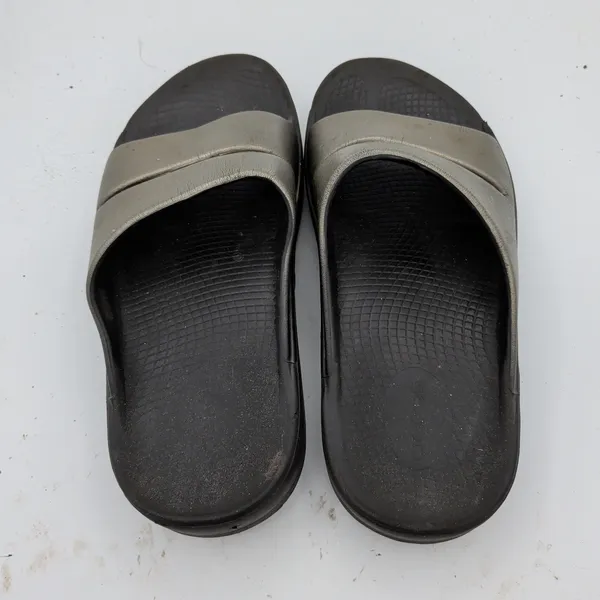 Oofos‎ Ooahh Luxe Recovery Slides Metallic Gunmetal Black Mens 8 Womens 10 EU 41 - Image 6