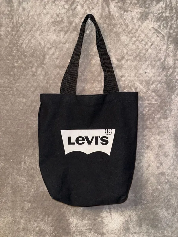 Levi's Batwing Logo Canvas Tote Bag in Black - Image 3