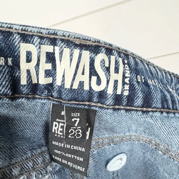 Rewash High Rise Pleated Bermuda Denim Cut-Off Shorts Size 28 Blue Medium Wash - Image 7