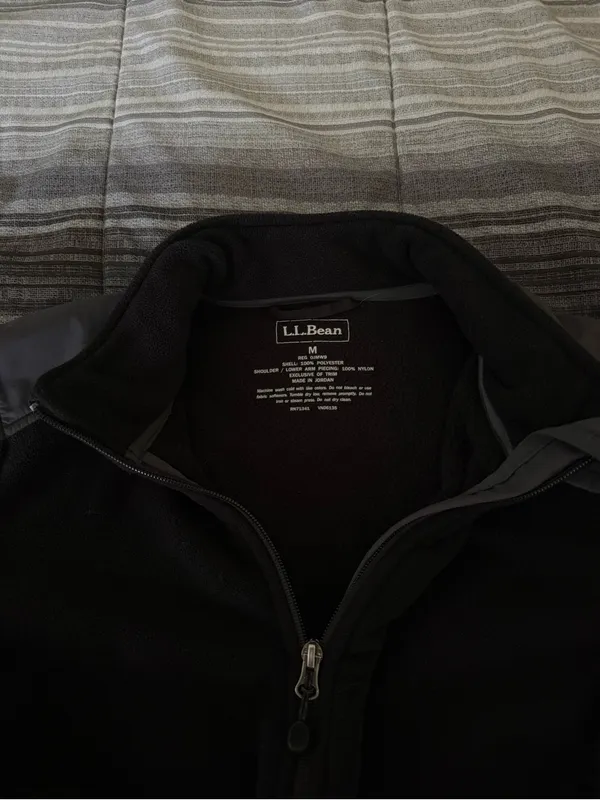 L.L. Bean Black Fleece Jacket with Gray Shoulder and Sleeve Panels - Image 5