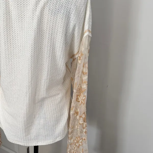 Miss Me Boho Waffle Knit Lace Bell Sleeve Tie Front Blouse Cream Size Large - Image 5