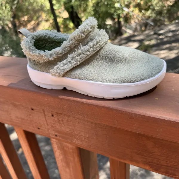 Oofos OOcoozie Womens Size 6 Shoe Slippers Comfort Fleece Recovery‎ Slip On New! - Image 8