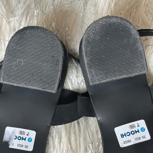 Mochi‎ Black Women's Synthetic Sandals 2” Size 39 - Image 5
