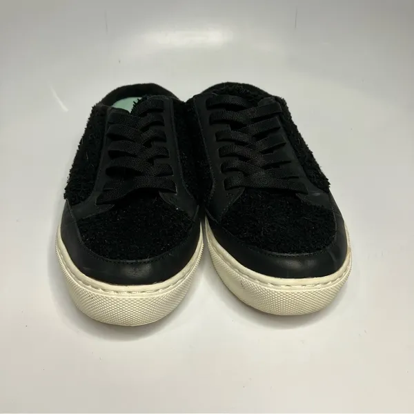 Dr. Scholl’s fuzzy black‎ mules size 8.5 - Image 3
