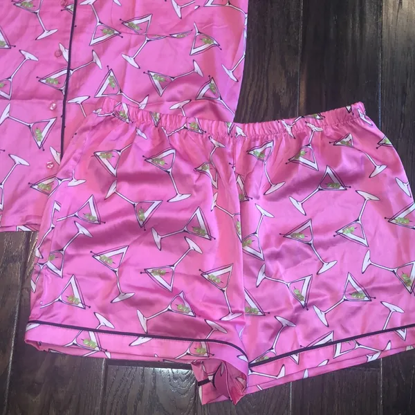 Como sleep pink pajamas shirts set wit martini orint size large new with tags - Image 2