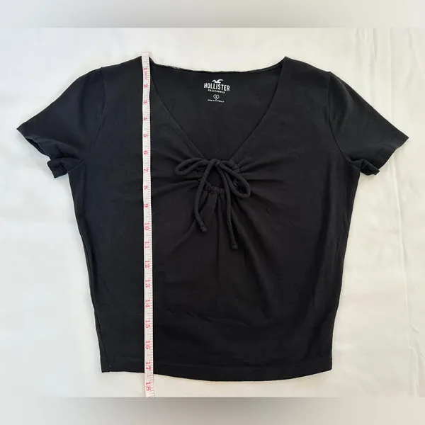 Hollister Co. Short Sleeve Keyhole Tie Cropped Tee - Black - S - Image 4