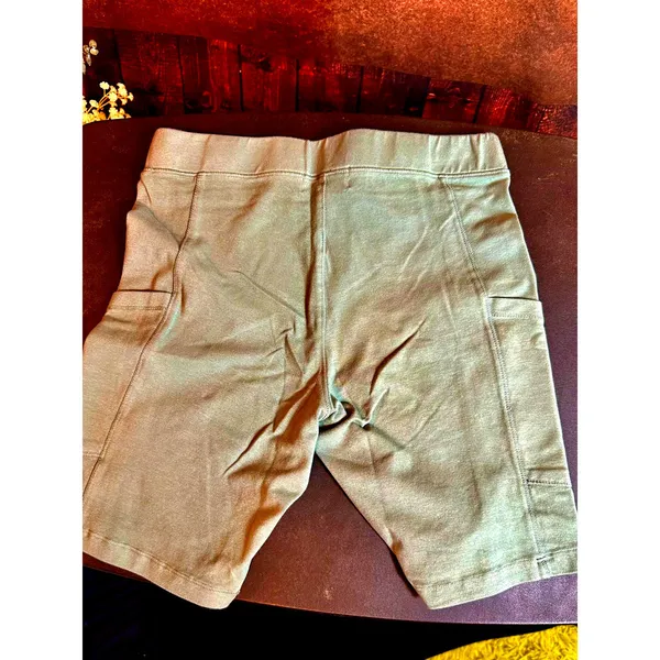 Monrow Biker Shorts w/Hip Pockets Olive - size M - Image 9
