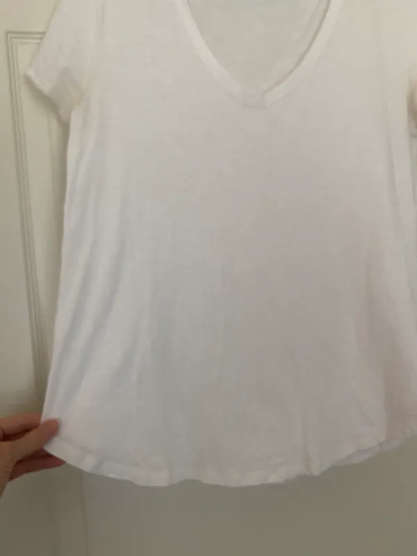 Abercrombie Soft AF Essential V-neck tee - Image 3