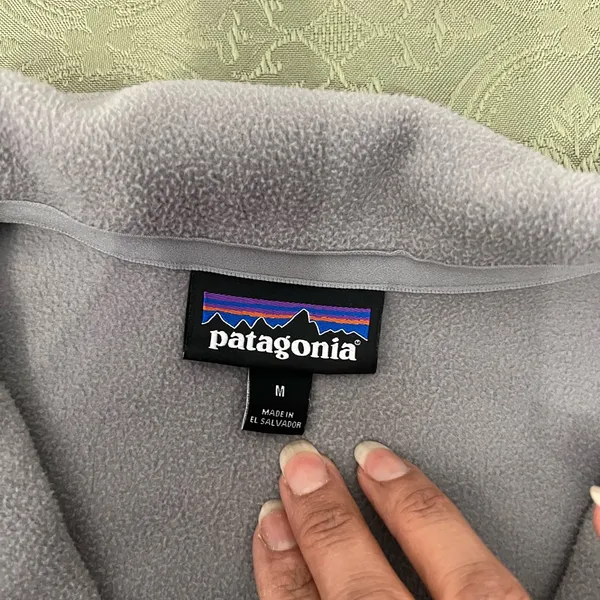 Patagonia Light Gray Fleece Pullover - Image 3