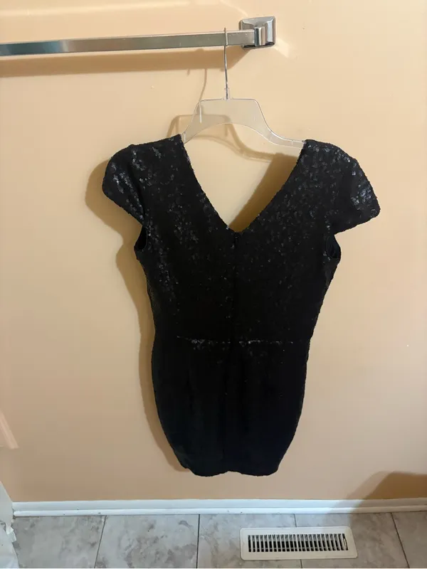Dress The Population Zoe Embellished Black Sequin Mini Dress - Image 4