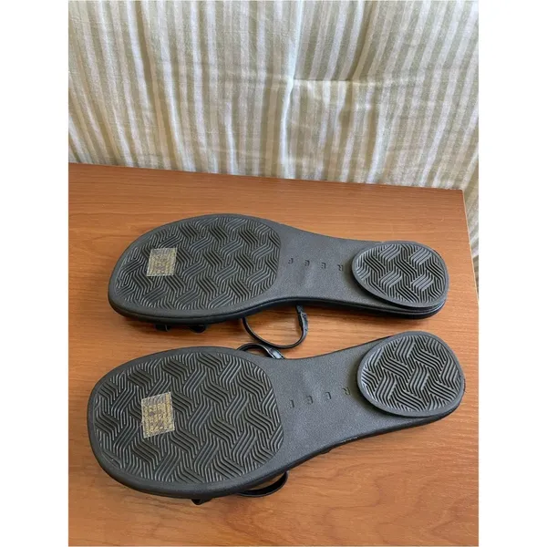 Reef Willow Ava Lightweight Slides Size 8 Black Asymmetrical Strap Sandals - Image 7