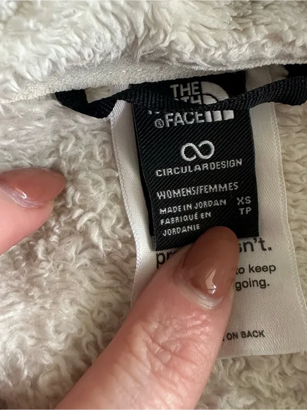 The North Face Women’s Osito Jacket In White Dune - Image 7