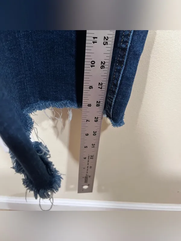 Zara marine wide jeans feature a dark indigo wash and a raw, cropped hem SZ6 EUC - Image 5