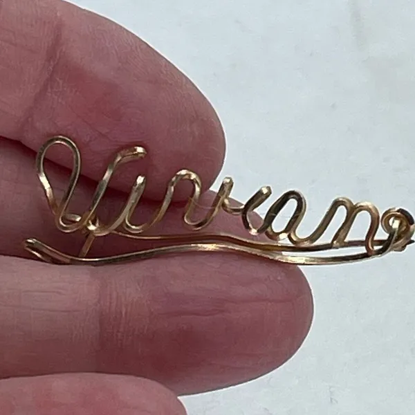 Vintage “Viviane” brooch C clasp Gold - Image 2