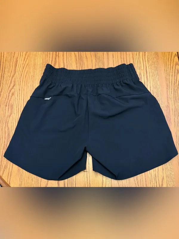 Pearl Izumi Black Women's Elastic-Waist Athletic Shorts - Image 2