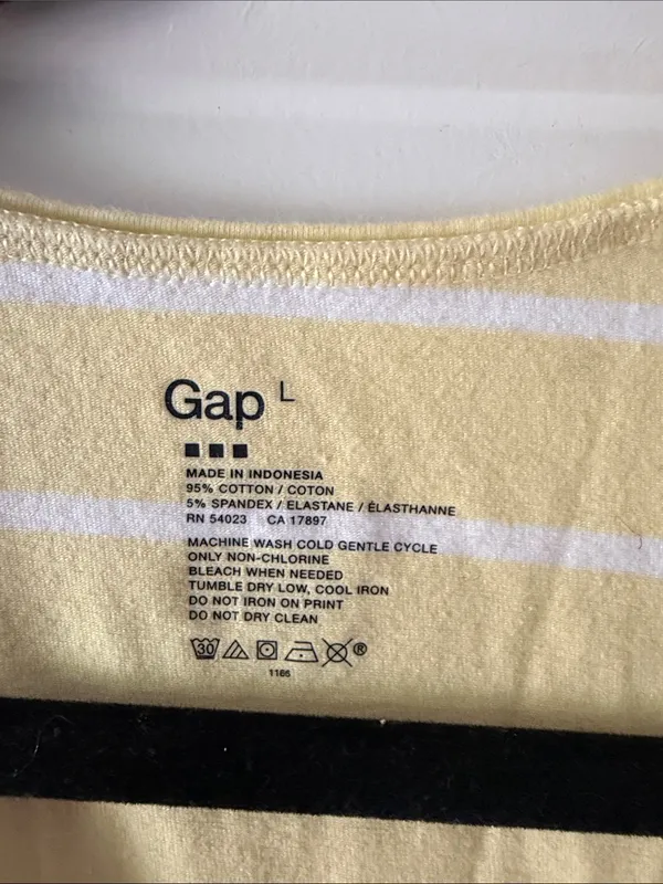 GAP V-Neck Tees - Image 5
