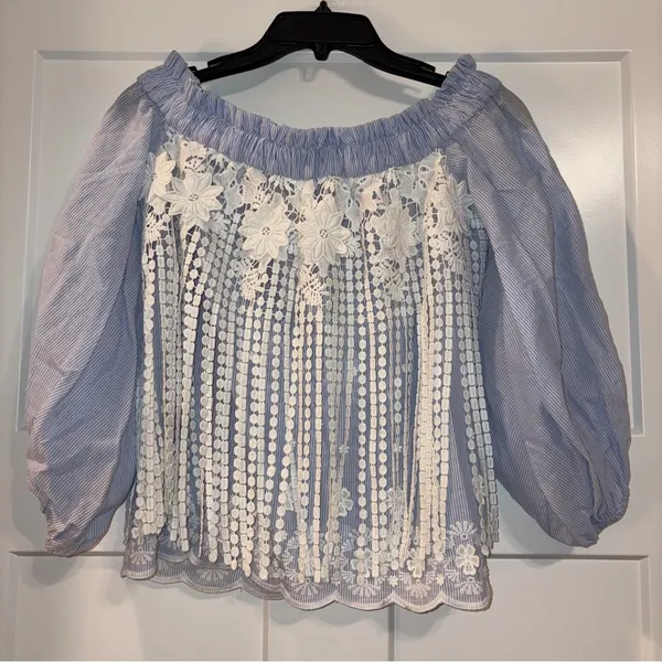 Alexis blue/white off the shoulder blouse White Lace Embroidered Small - Image 5